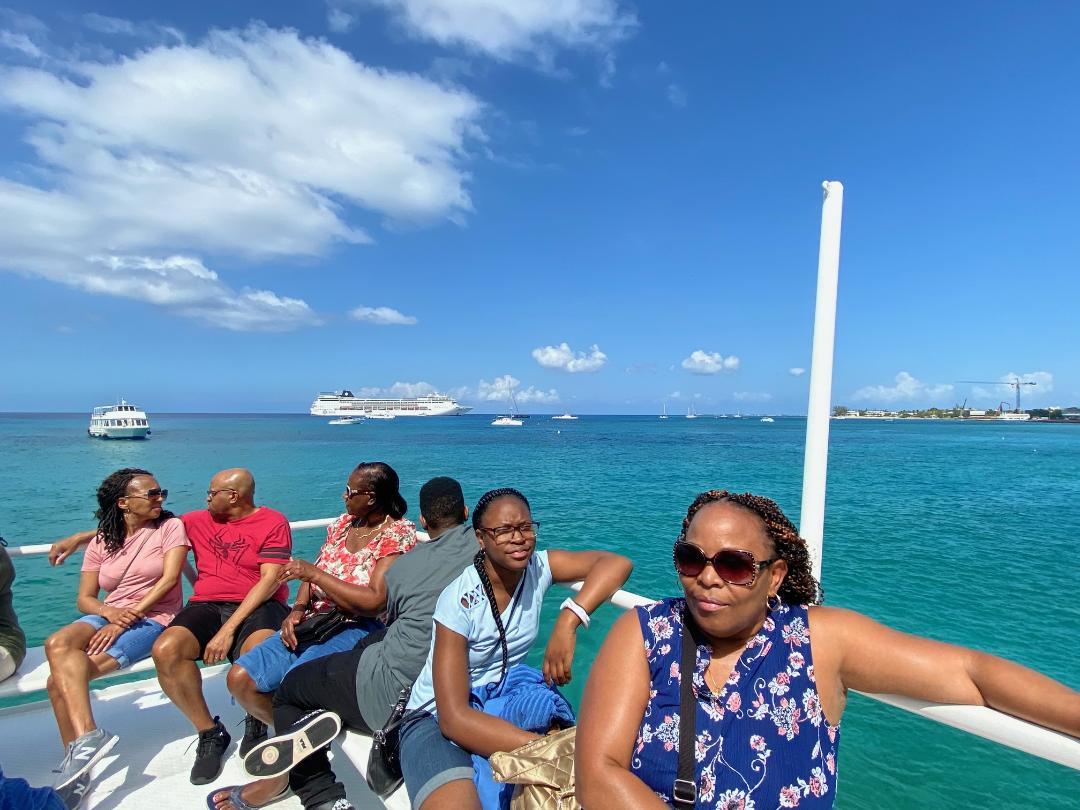Going Ashore Grand Cayman.Caribbean Island Voyages Going Ashore Grand Cayman.Caribbean Island Voyages